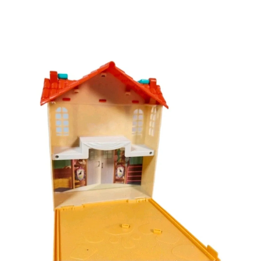 Spirit Riding Free Palomino Bluffs Playset Carry Case‎ Horse Stable